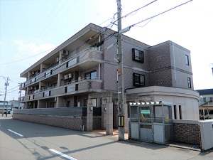 福井市の賃貸マンション / ラフィネ マノワール / 外観写真