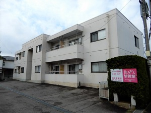 福井市の賃貸マンション / コーポ高村 / 外観写真