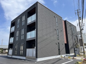 敦賀市の賃貸マンション / ルッソ三島 / 外観写真